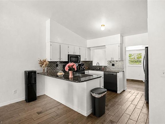 5th image of 17370 W Carnegie Cir #370