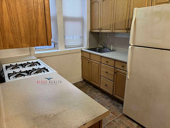 4th image of 43-22 58th St #3F