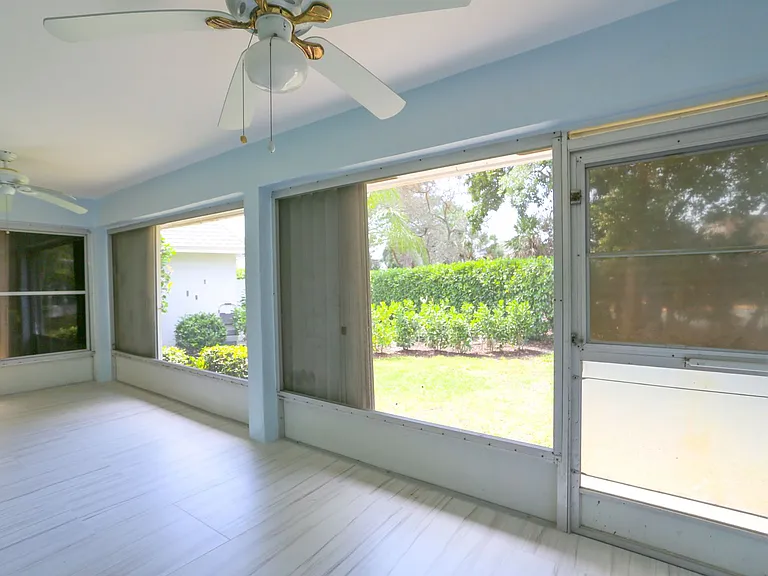 225 Georgetown Blvd — Photo 14