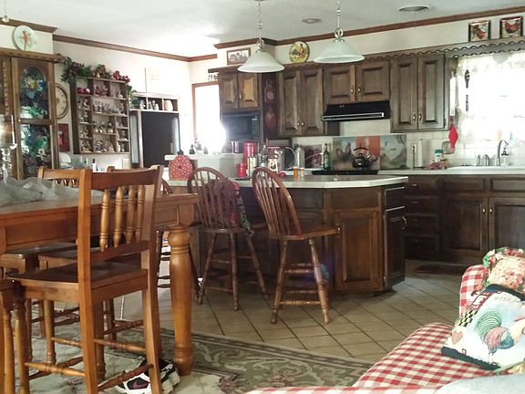 3rd image of 6300 Oakhurst Dr