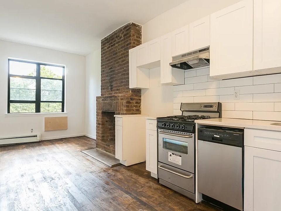 1st image of 15 E 7th St APT 4