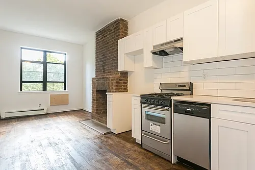 15 E 7th St #4 Photo 1