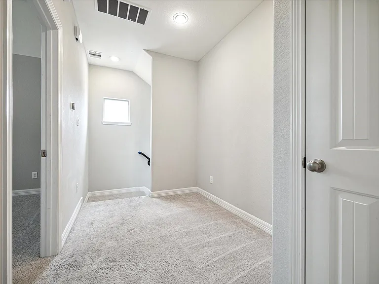 430 N Live Oak St — Photo 13