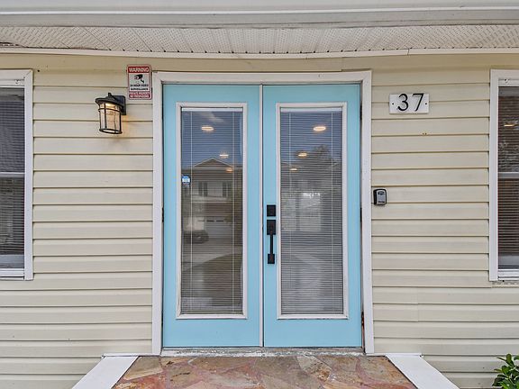 3rd image of 37 Gardenia St
