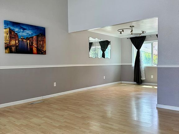 5th image of 704 Crane Drive