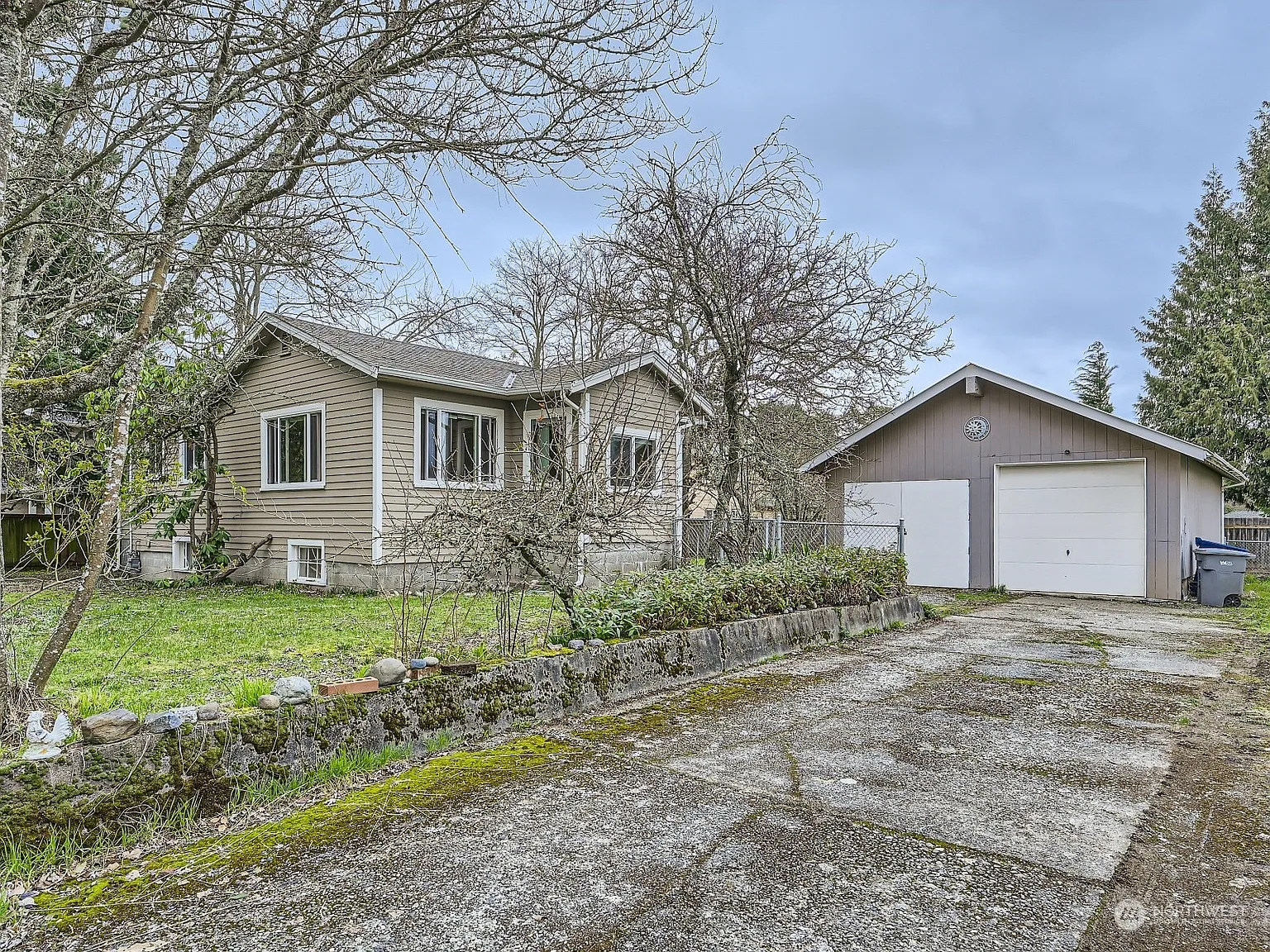 10730 22nd Avenue SW photo 1