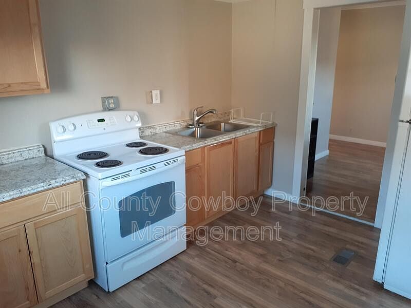 1st image of 468 N Pine St APT A