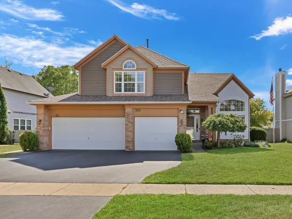 381 Gatewood Ln, Grayslake, IL 60030