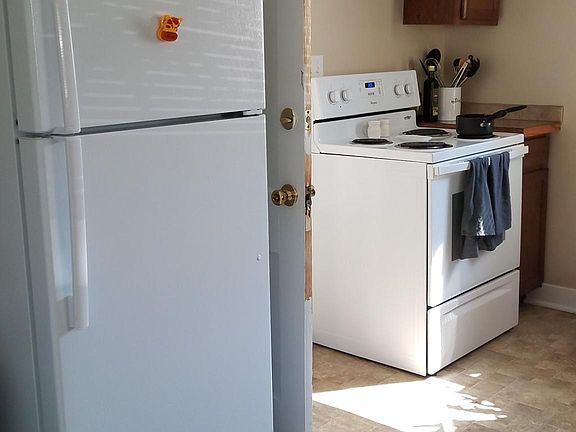 3rd image of 122-24 Brady St