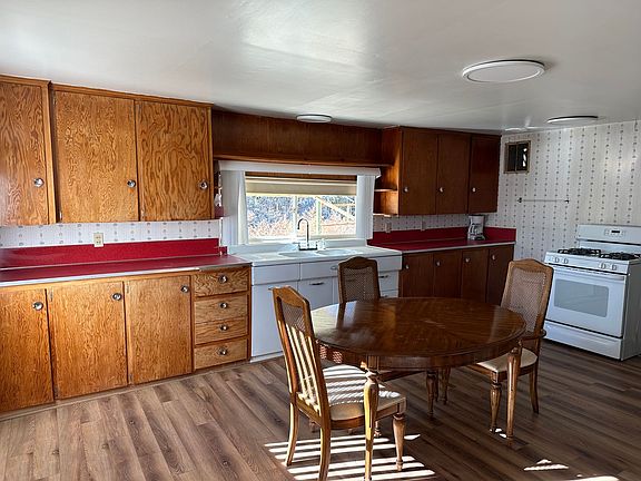 2nd image of 380 Road 4990