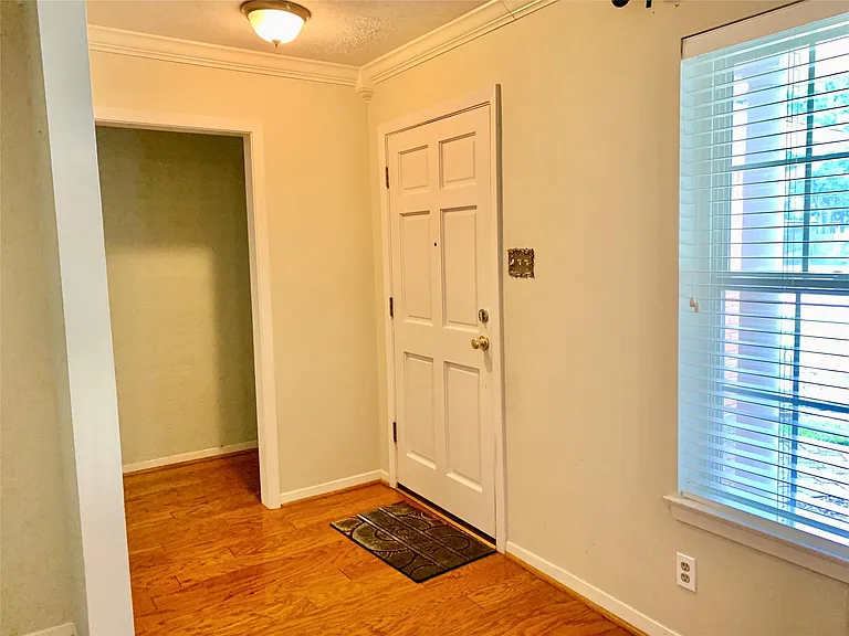 9634 Fairdale Ln — Photo 5