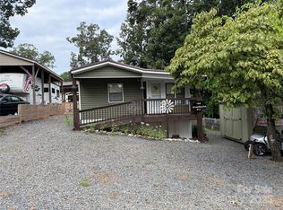 297-299 Lake Tillery Trl, Mount Gilead, NC 27306