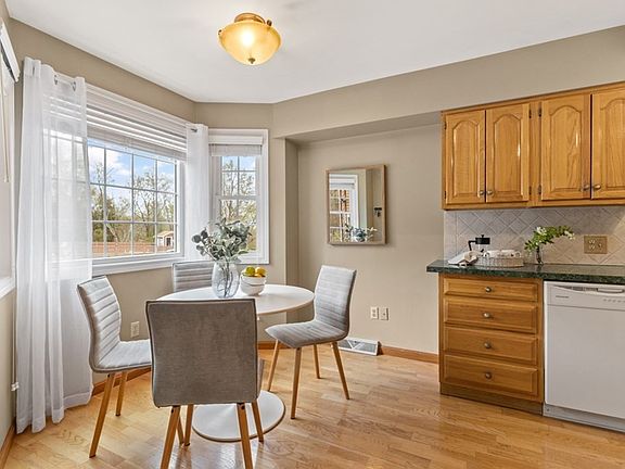 4th image of 202 Sherwood Forest Ln