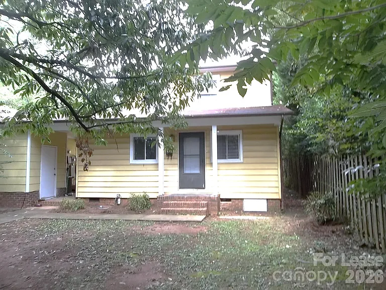4024 Rosehaven Dr — Photo 1