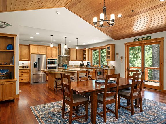 2nd image of 563 Robin Rd