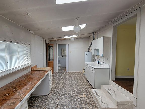 4th image of 10 OCOTILLO Street