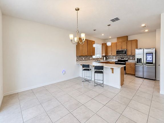 5th image of 2795 Meadow Stream Way