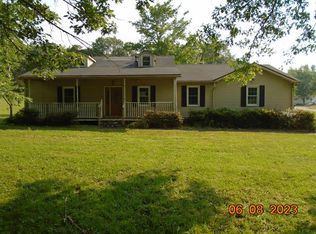 710 Red Hill Rd, Nortonville, KY 42442