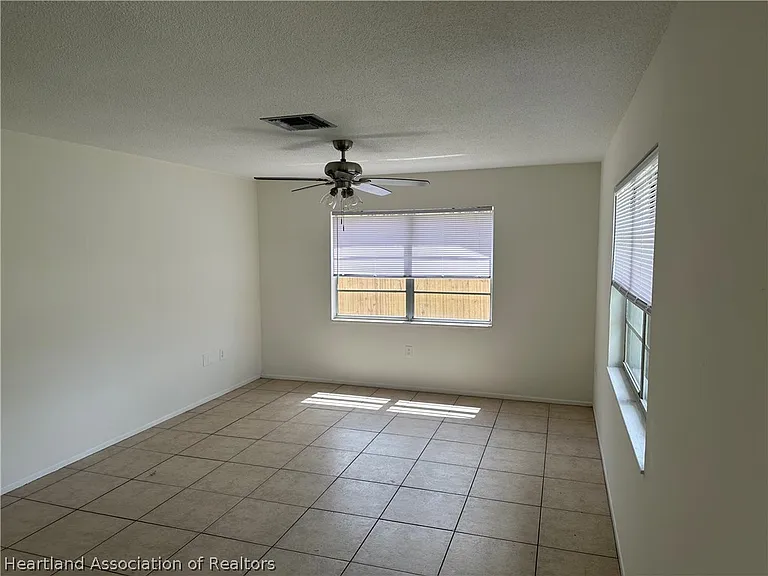 1834 Koy Dr — Photo 4