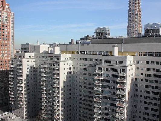 Rented by Sotheby's International Realty | media 7