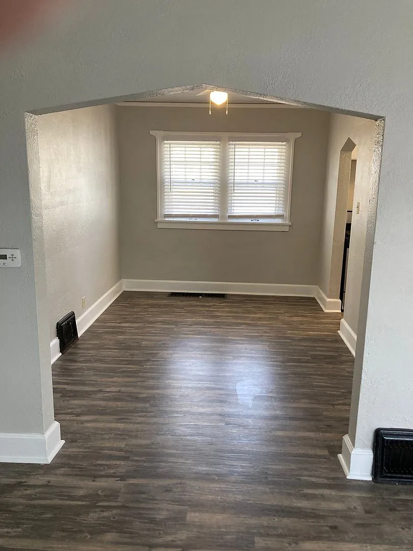 3 Bedroom One Bath home at 68th St in Urbandale — Photo 4