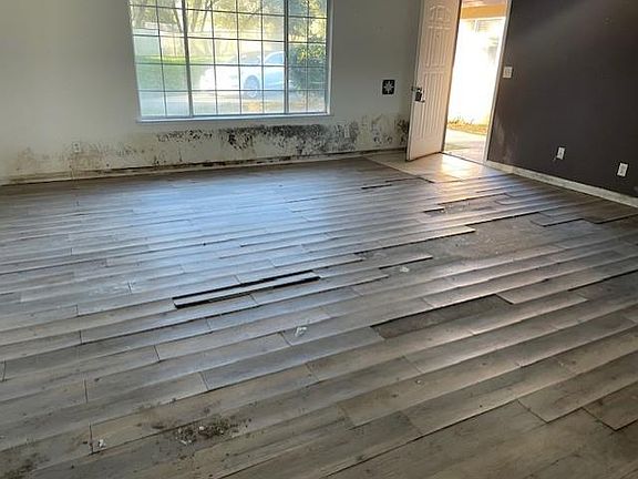 4th image of 31367 Delaware Rd