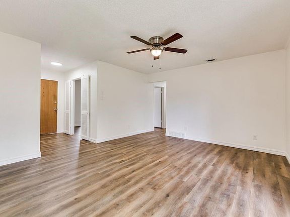 5th image of 414 Bay Shore Dr