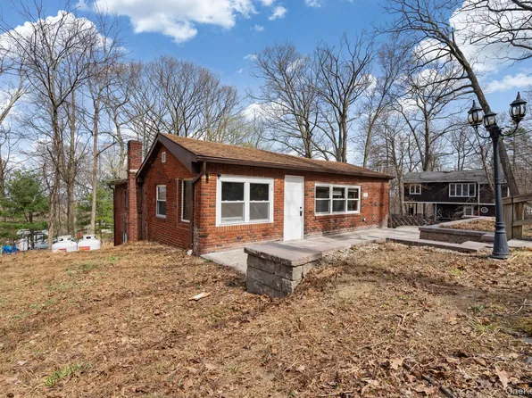 4 Woodland Circle N, Monroe, NY 10950