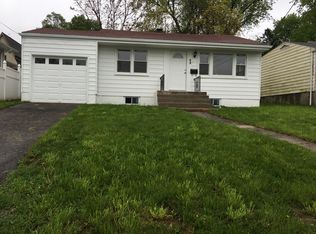 49 Sweetfield Cir, Yonkers, NY
