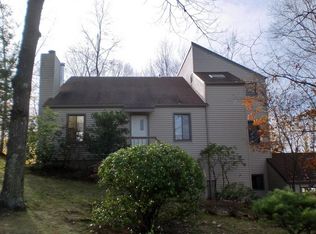 128 Lake Dr S, New Fairfield, CT 06812