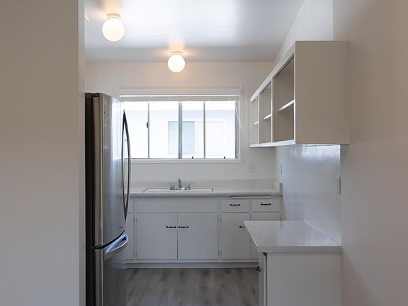 Kitchen with Gas Range and Refrigerator included