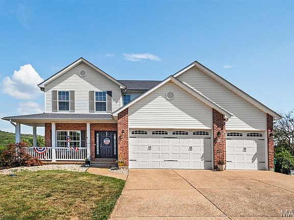 2nd image of 108 Dudley Castle Ct
