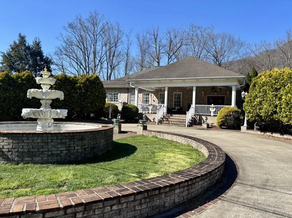 250 Hill Place Rd, Benham, KY 40823