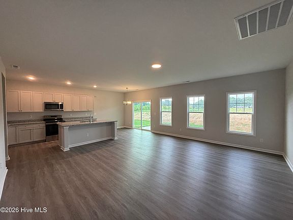 3rd image of 38 Fiddleneck Court