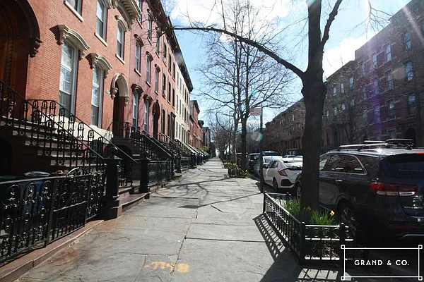 Rented by Grand & Co. | media 14