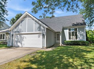 208 Carol Ann Dr, Streamwood, IL 60107