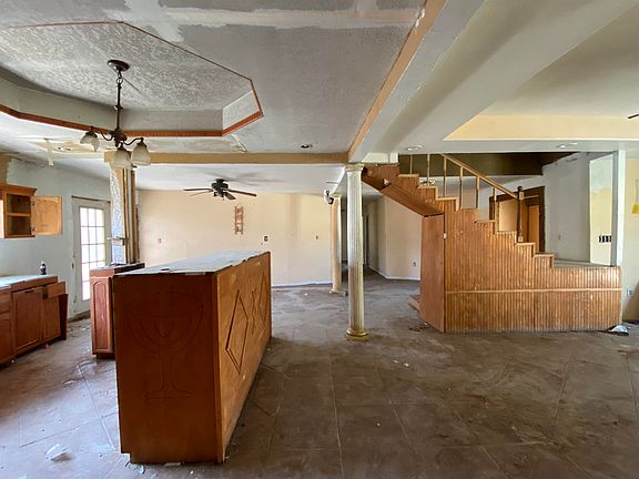 4th image of 159 Guayacan St