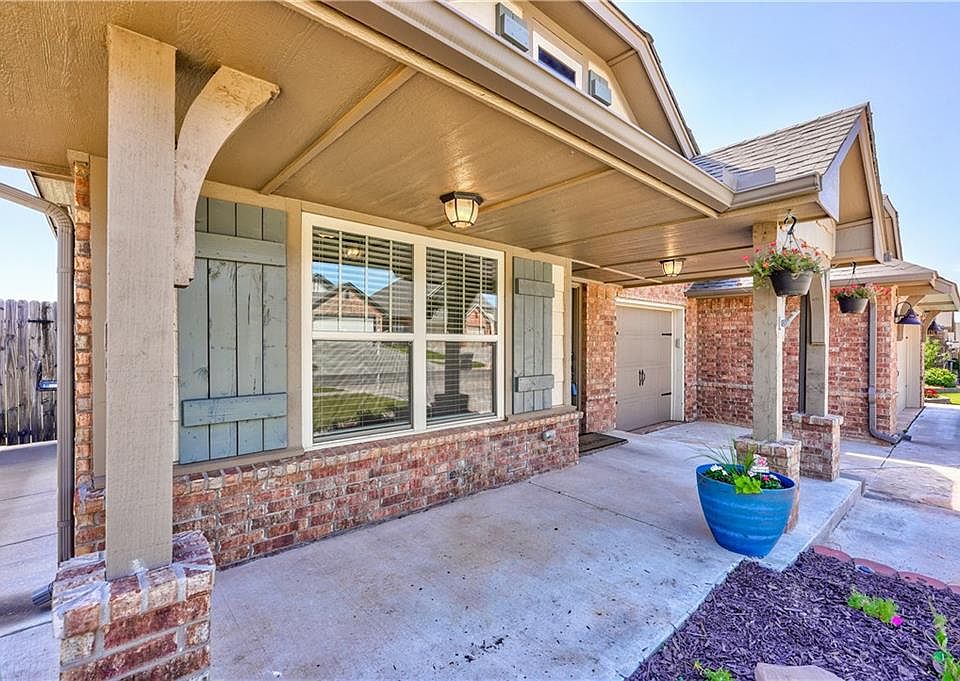 1st image of 1000 Samantha Ln