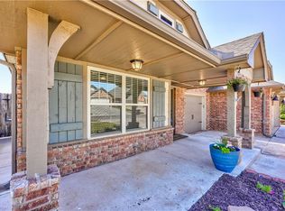 1000 Samantha Ln, Moore, OK 73160