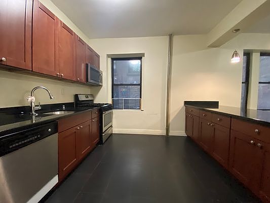 3rd image of 409 W 129th St APT 11A