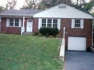 47 Roland Park Dr, Huntington, WV 25705