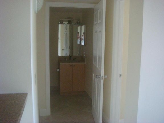 5th image of 311 Villa Cir