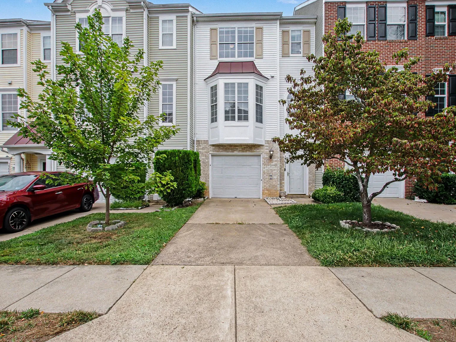 Gorgeous and move in ready! — Photo 2