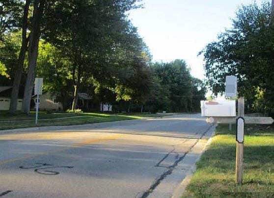 4th image of 451 Michigan Ave
