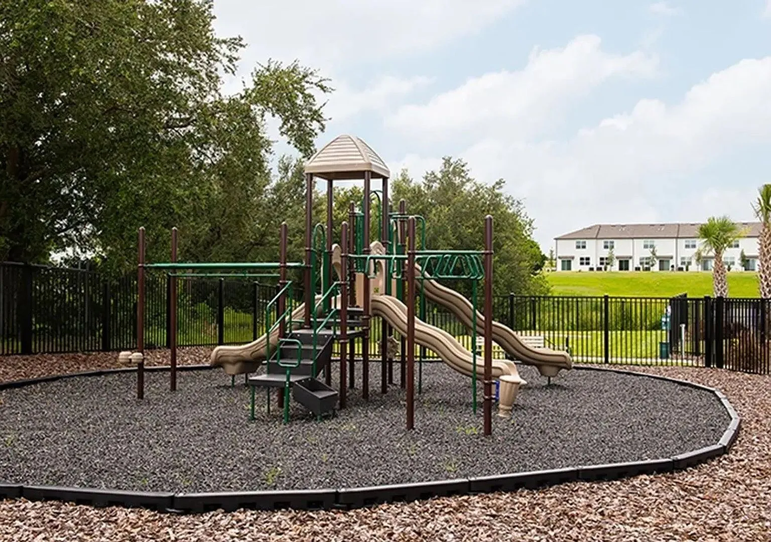 Modern 3-Bed Townhome w/ Garage in Desirable Davenport Community — Photo 4