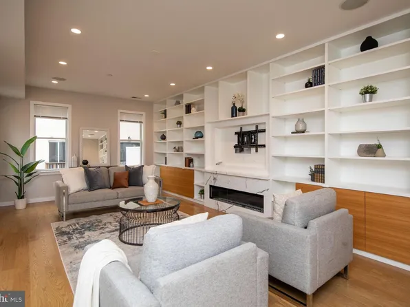 833 Bainbridge St, Philadelphia, PA 19147