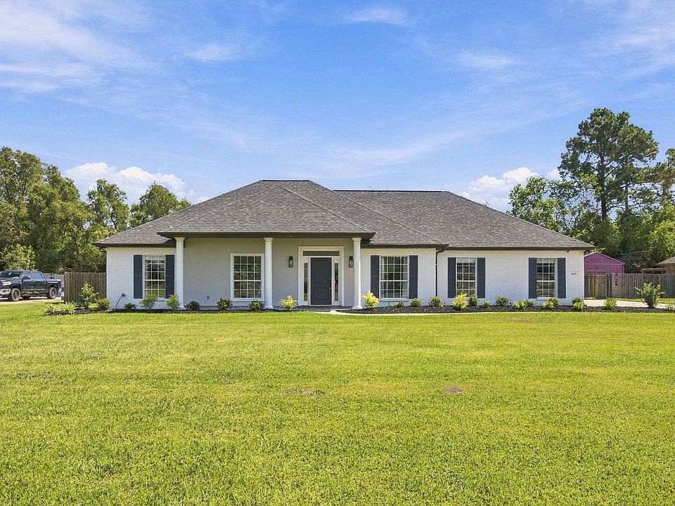 1st image of 504 Colonial Dr