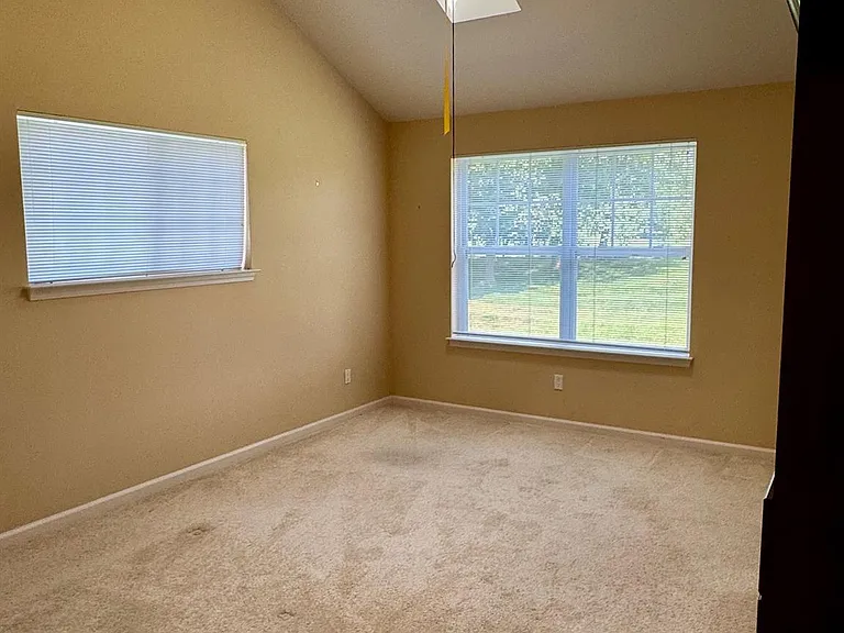 8 Green Ct — Photo 23