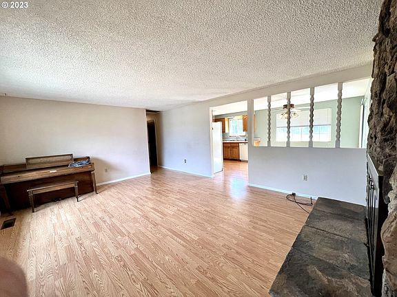 5th image of 2200 La Canada Dr