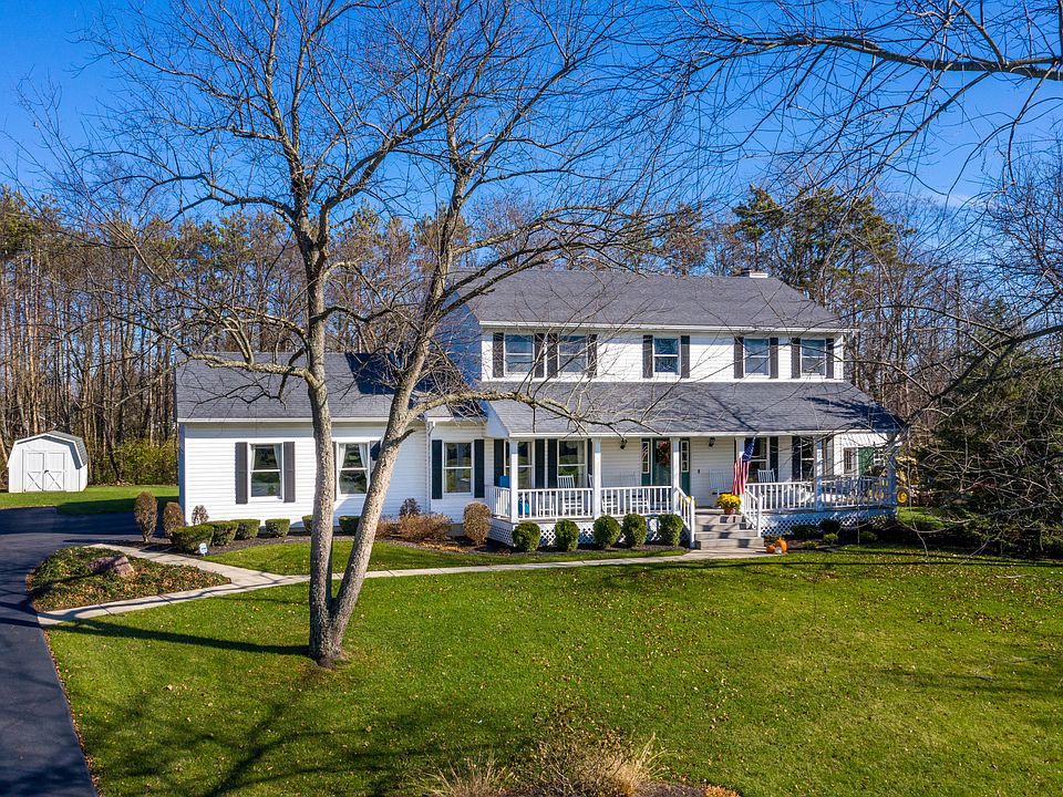 1st image of 183 Pine Tree Dr